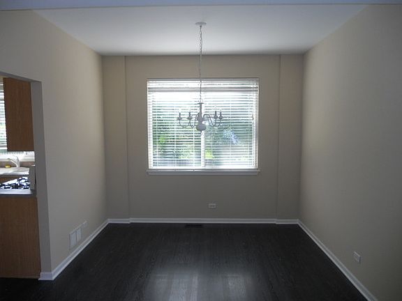 3rd image of 1813 Cambridge Ln