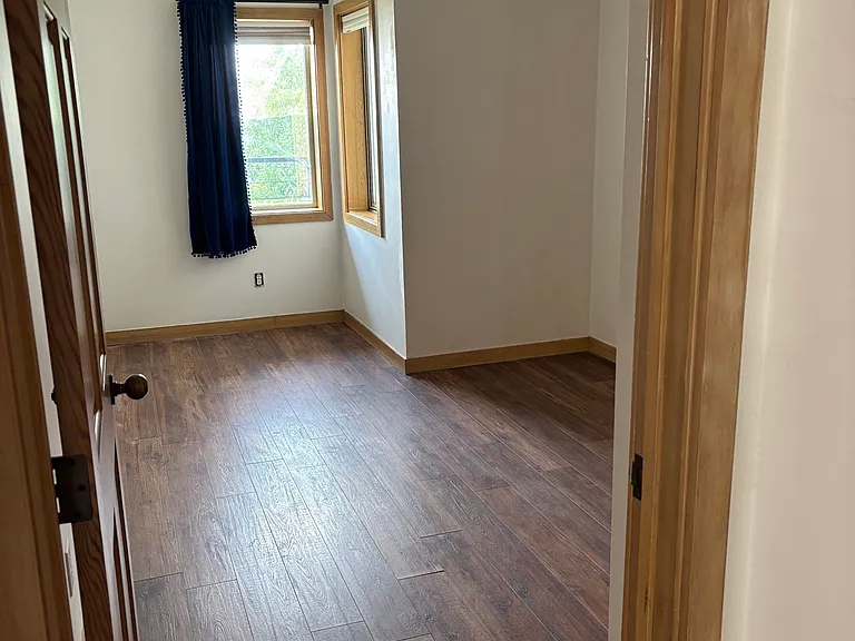 1909 Broadway E #3 — Photo 8