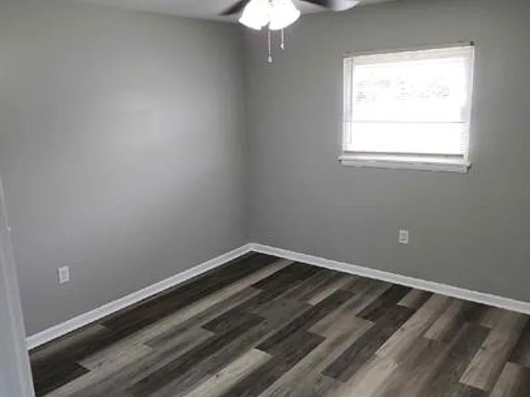 4900-4903 Saddlebrook Ln — Photo 17
