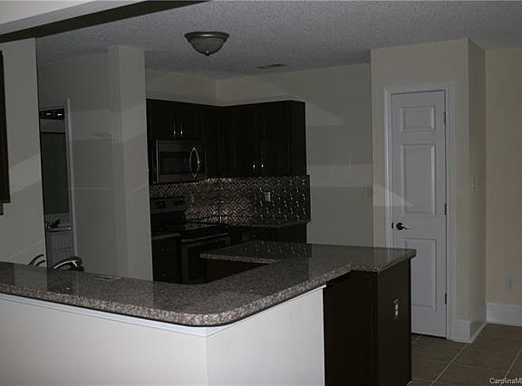 5th image of 117 Camforth Dr