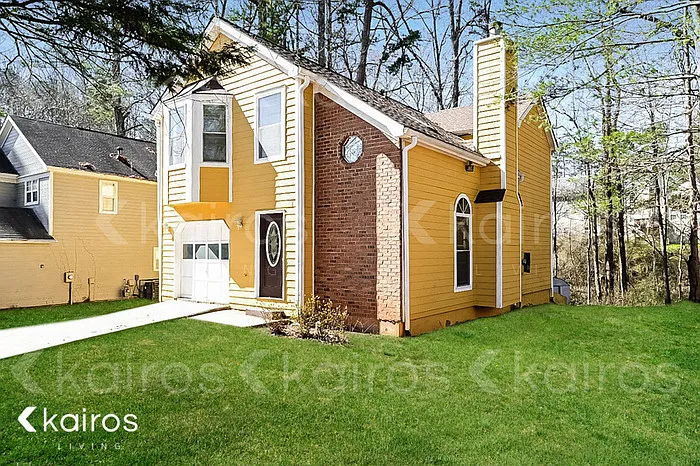 835 Ashley Ln — Photo 1