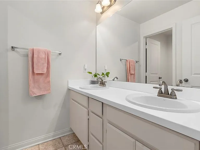 1721 Pantai Ave — Photo 23