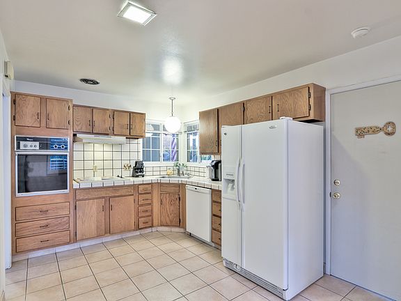 2nd image of 1229 Redcliff Dr