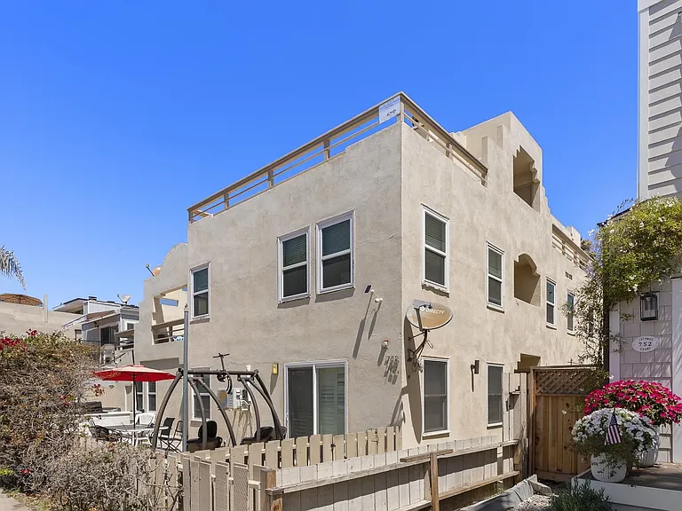 748 Isthmus Ct — Photo 3