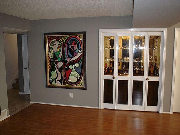 3rd image of 725 Oakwood Trl
