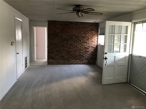 2nd image of 184 Doyle Ave