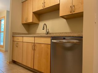 St Anthony Park Apartments! Beautiful large 2 bedroom Apartments, Saint Paul, MN 55108