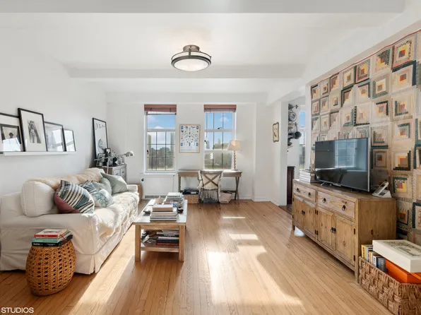 465 West 23rd Street image 1 of 12