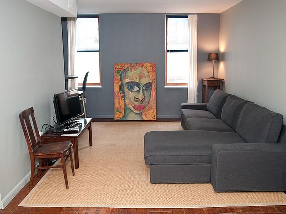 5th image of 988B N 2nd St Unit 2