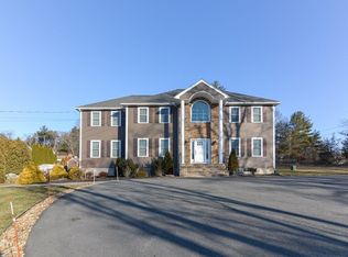 178 Lake St, Middleton, MA 01949