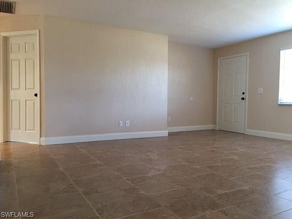 4th image of 1403 SE 15th St