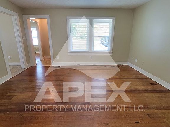 4th image of 5601 Lon Roberts Dr