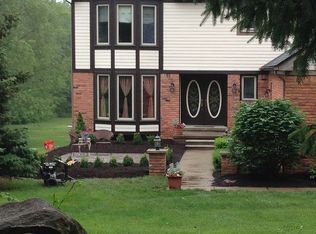 8282 Ranch Estates Rd, Clarkston, MI 48348