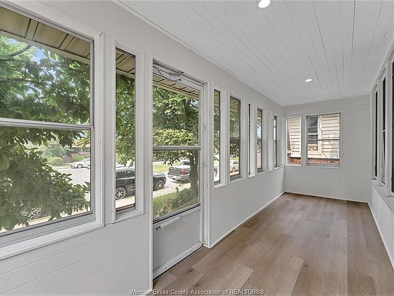 5th image of 1245 Giles Blvd E