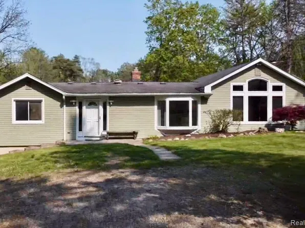 28474 Alycekay St, Farmington Hills, MI 48334