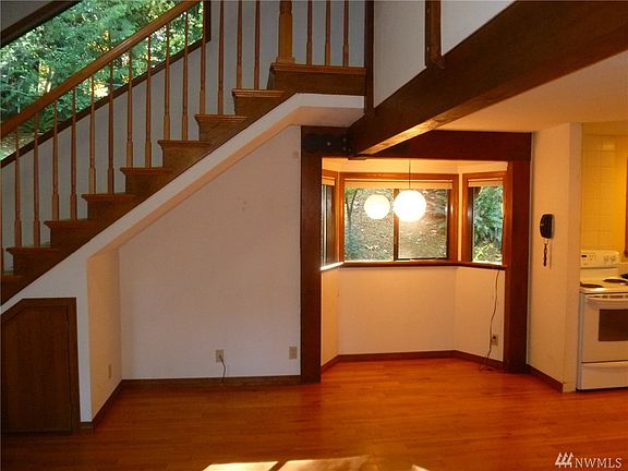4th image of 2435 Crestridge Dr NW
