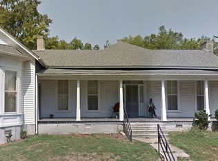 407 E Jackson St, Bolivar, TN 38008