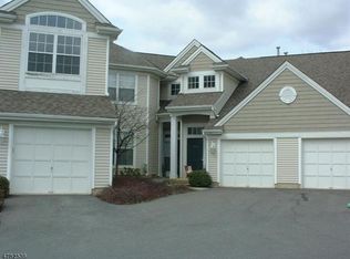 428 Homestead Ct, Stewartsville, NJ 08886