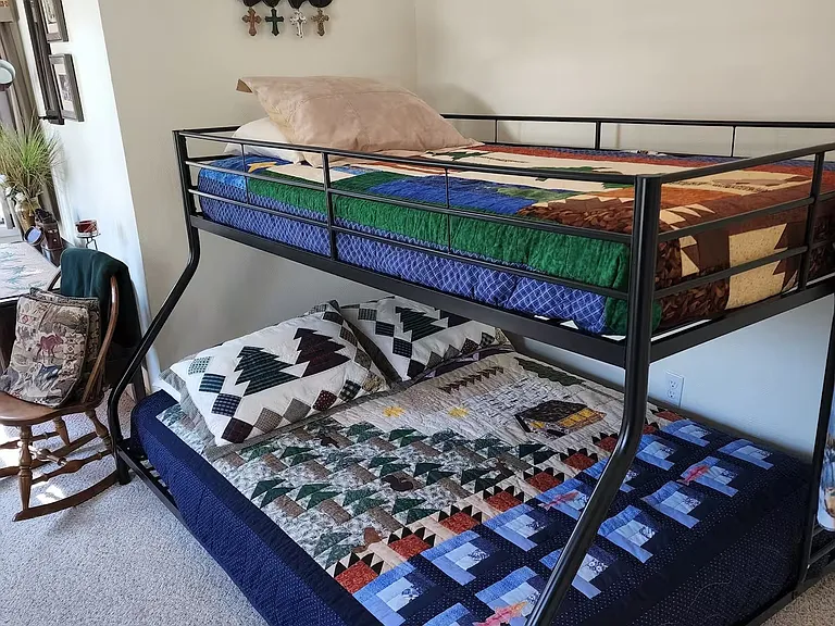 2nd bedroom