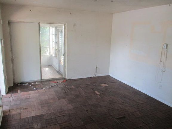 2nd image of 1620 NE 44th St