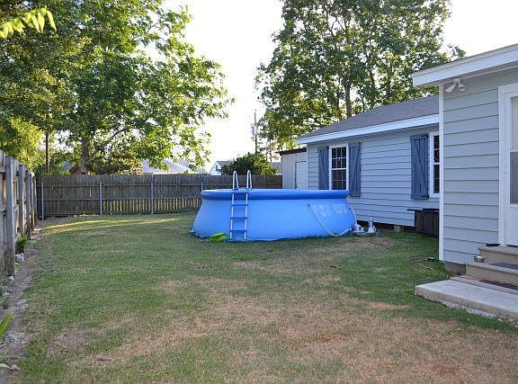 3rd image of 126 E 19th St
