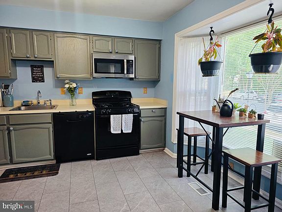 2nd image of 10714 Brice Ct