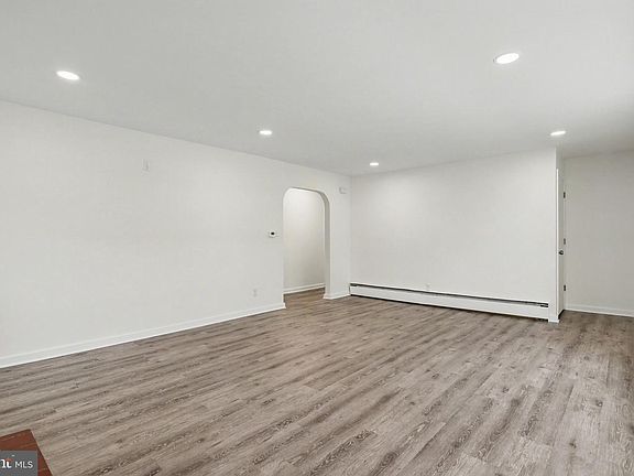 5th image of 1030 E Canal Rd