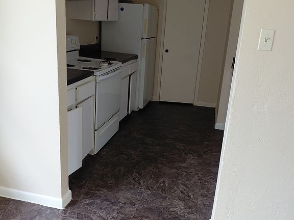 4th image of 805 Fuller St APT 6