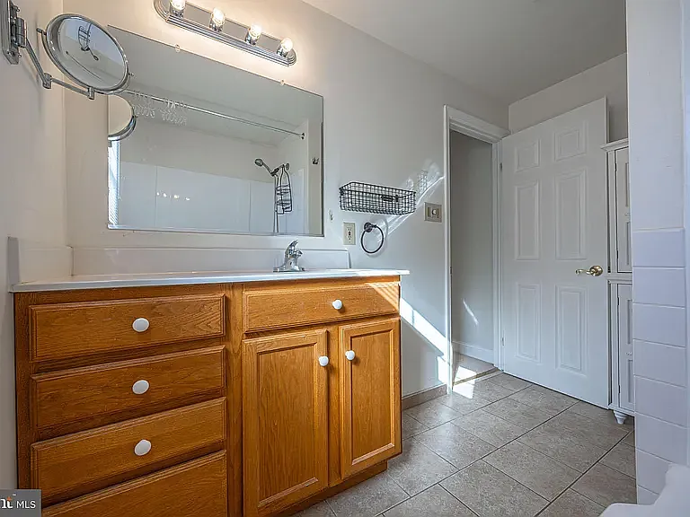 1243 Linden Ave #2 — Photo 3