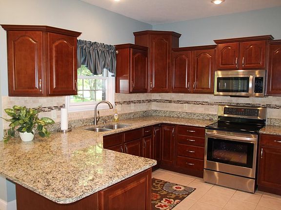 3rd image of 730 S Forest Dr