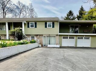 2021 Young Rd, Pottstown, PA 19465