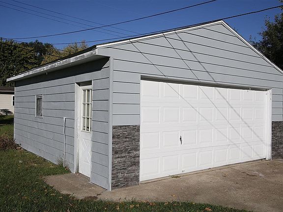 4th image of 2805 Birch Ave