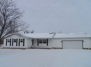 8390 Stout Rd, Circleville, OH 43113