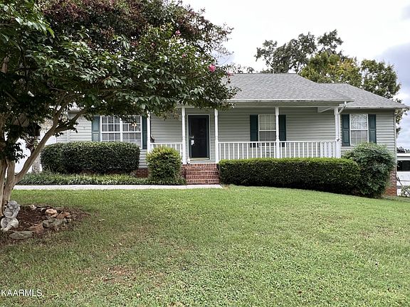 2nd image of 2839 Country Meadows Ln