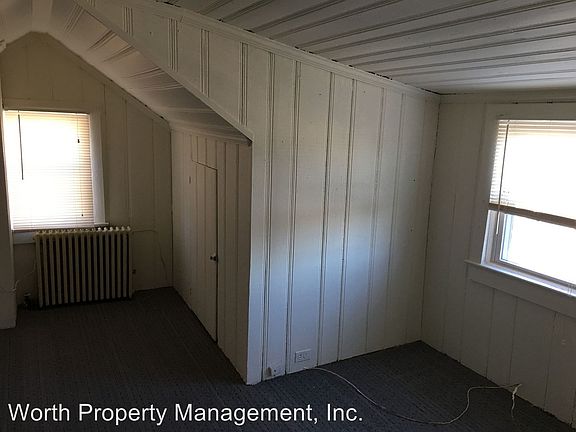 5th image of 1263 Front St APT 2