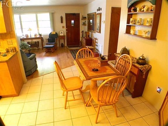 5th image of 3849 Deleon St