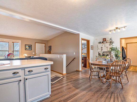 4th image of 485 Engelaire Ct NW