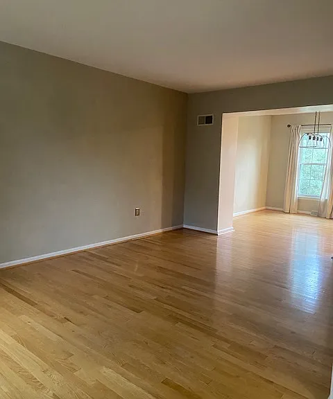 136 Crown Pointe Dr — Photo 2