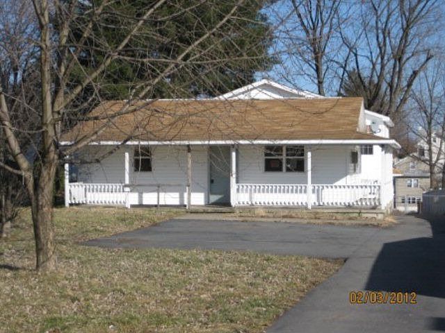 1st image of 213 Prospect St