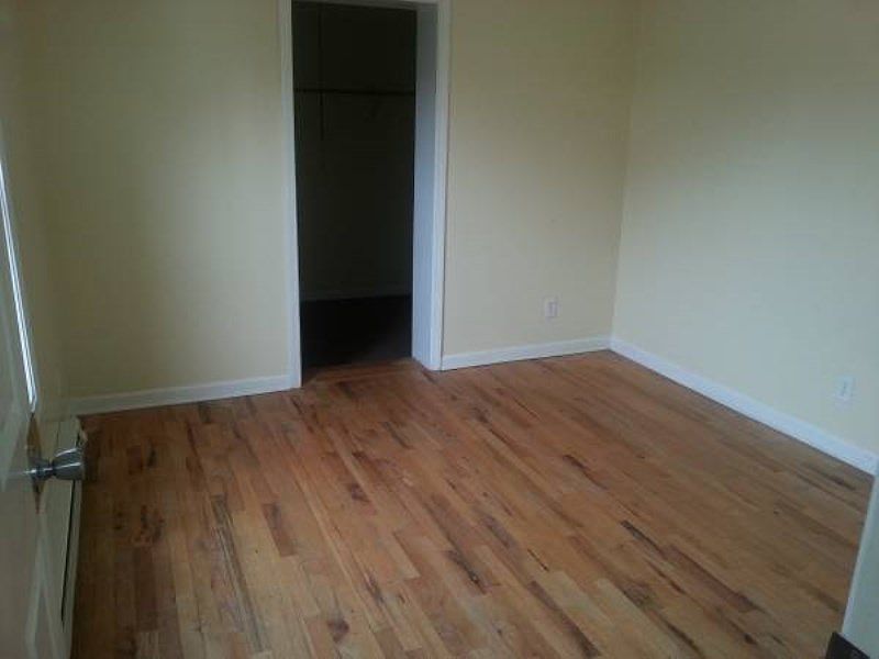 2nd image of 810 15th Ave