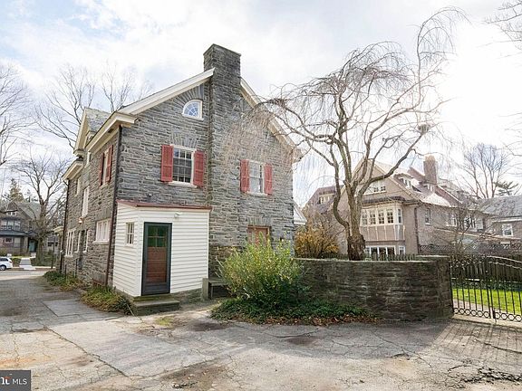 4th image of 3117-3119 Midvale Ave