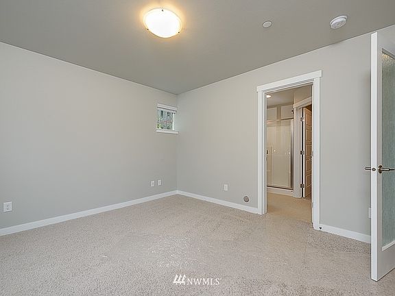 4th image of 776 5th Avenue NW #1