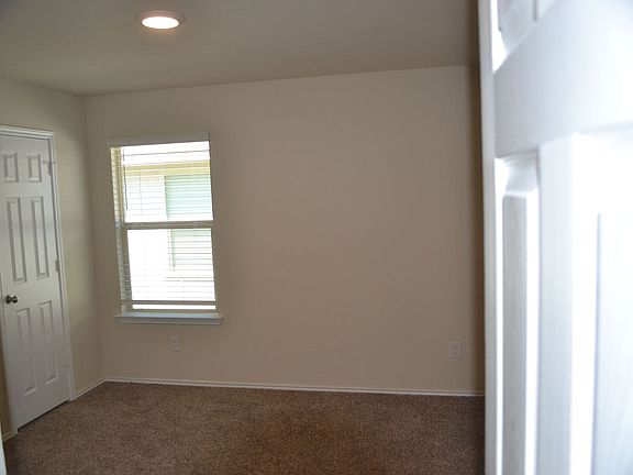 3rd image of 9601 Falme Ln