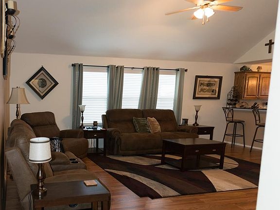 4th image of 1529 Wickham Dr