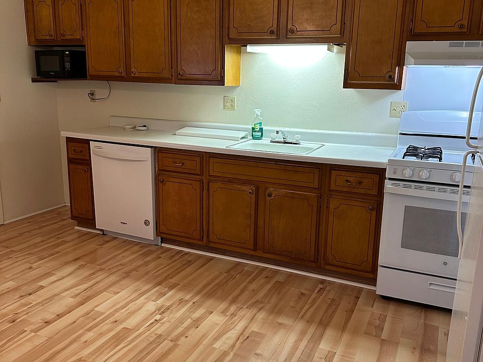 1st image of 435 W 10th St #5