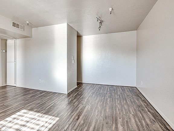 5th image of 1320 12th Ave SE #4