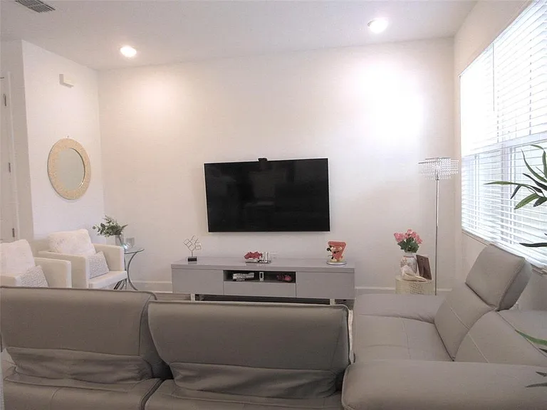 2252 Celebration Blvd — Photo 21