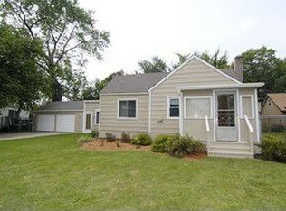 524 W Hawthorne Dr, Round Lake Beach, IL 60073