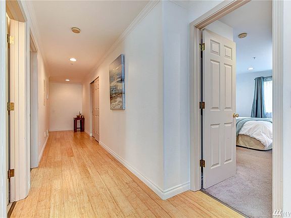 4th image of 559 McGraw St APT 105