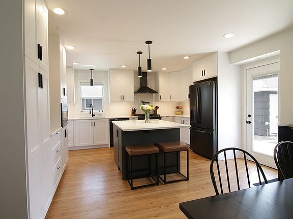 2nd image of 9712 Park Ave S